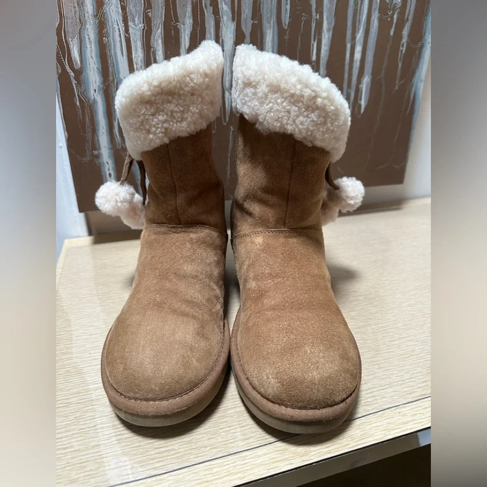 UGG Chestnut Suede Boots, worn one time, Rugged nonslip soles, Metal Ugg plate - Picture 9 of 14